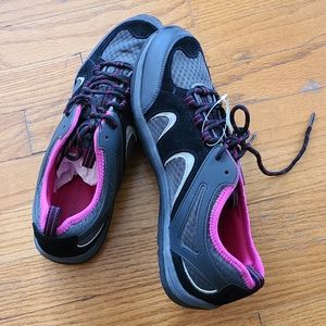 Lands End Sneakers NWT Size 11D Naturetex Pink, Black, Gray